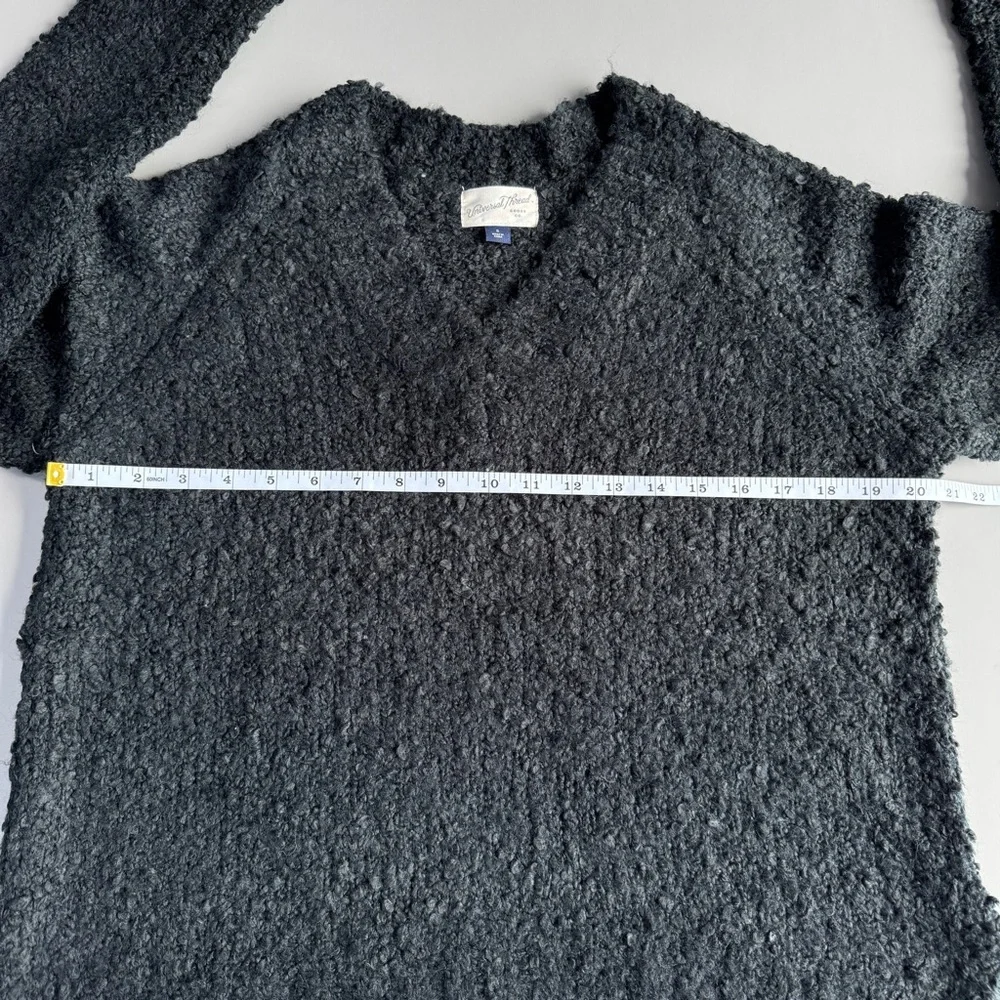 Universal Thread Fuzzy Boucle V Neck Sweater‎ Black S High Low Casual Cozy